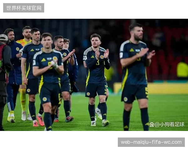 罗伯逊在俱乐部承担繁重任务，其体能与防守专注度将是苏格兰后防线的关键变量。